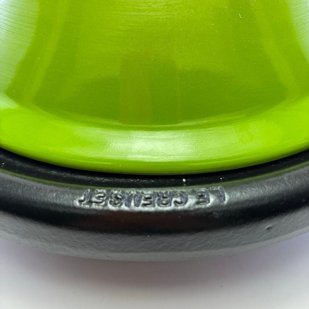 LE CREUSET Moroccan Style Kiwi Color "Tagine" Enameled Cast Iron Stonewre 2.5QT - Picture 3 of 10